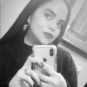 Meet your Posher, Alejandra